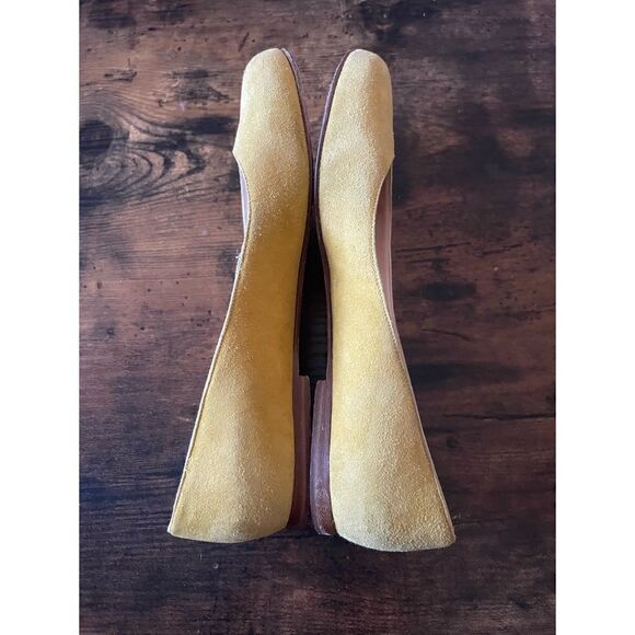 VNT Athletic Christian Louboutin Yellow Suede Flats Size 36.5 - Picture 3 of 9